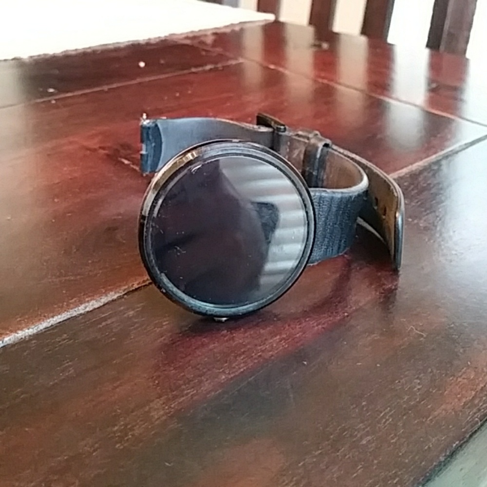 Moto gen 1 smart watch